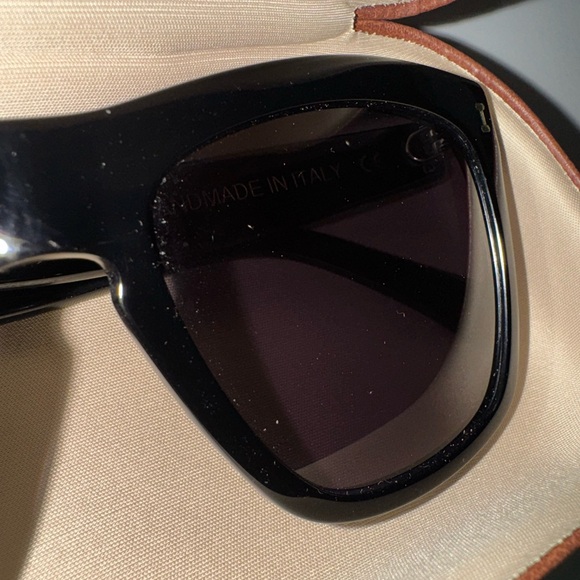 Illesteva Los Feliz Sunglasses - Black/Grey - Picture 13 of 14